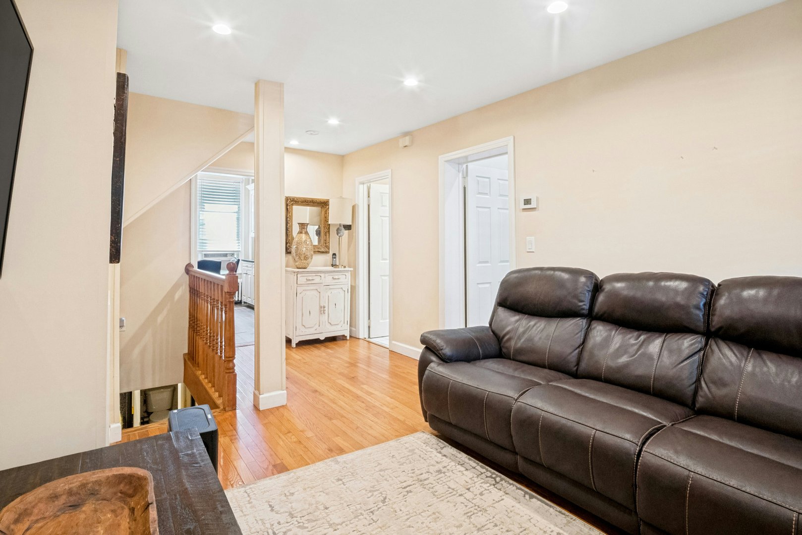 20 Waller Avenue Photo 7