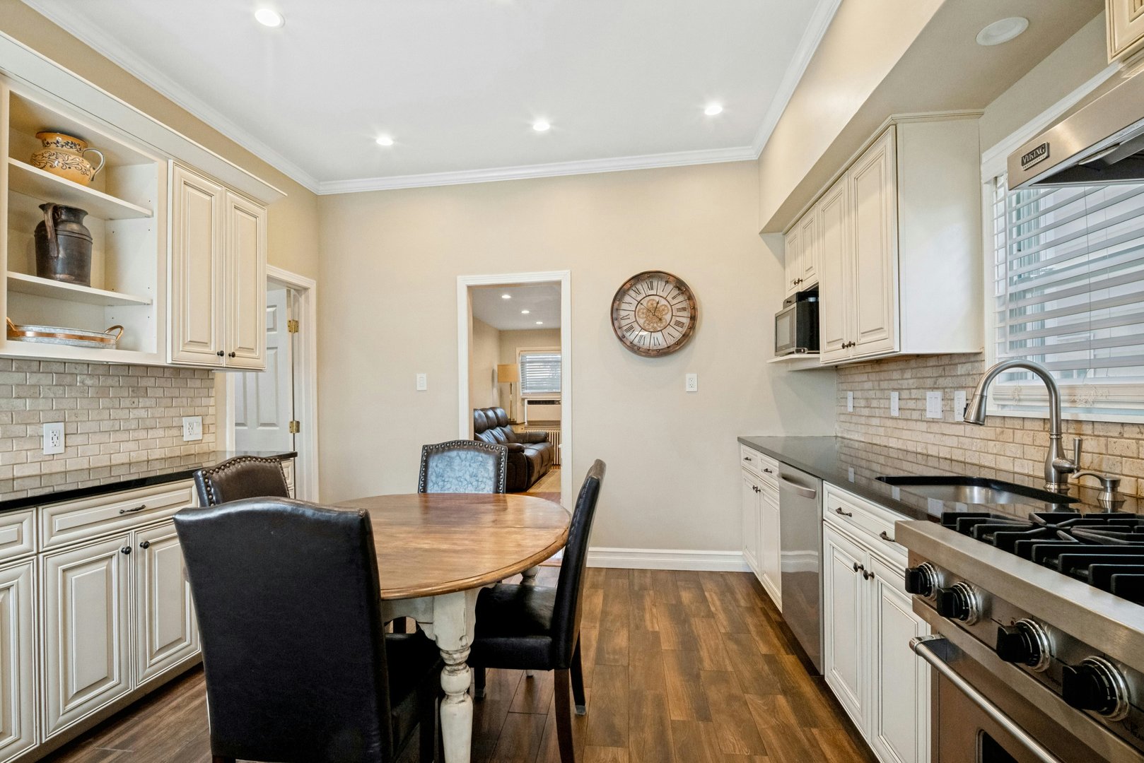 20 Waller Avenue Photo 20