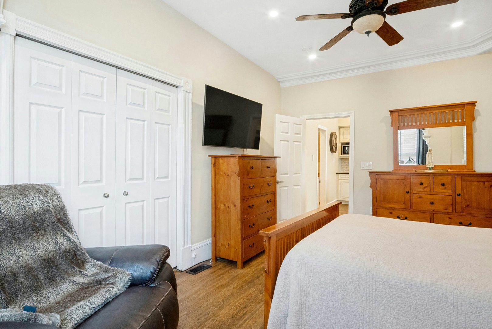 20 Waller Avenue Photo 23