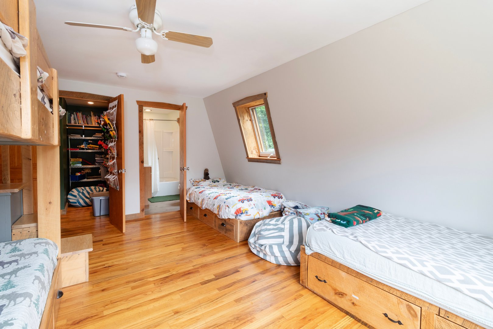 13 Woodridge Drive Photo 14