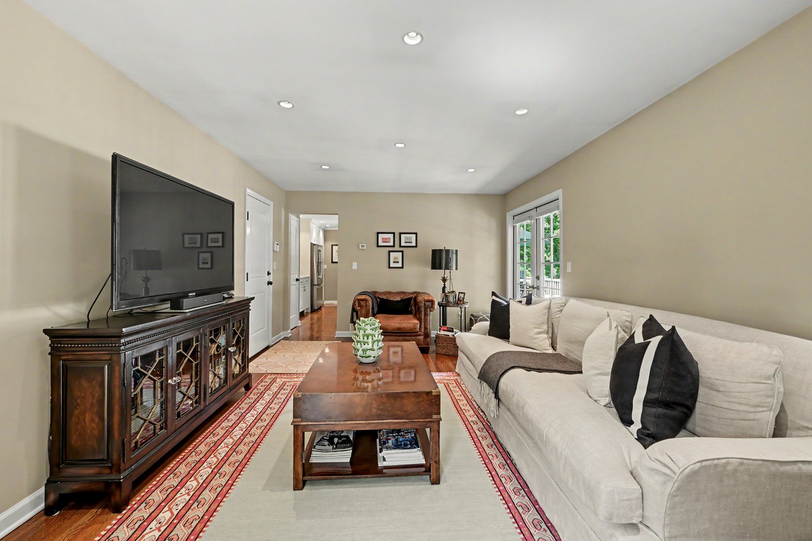 99 William Street Photo 16