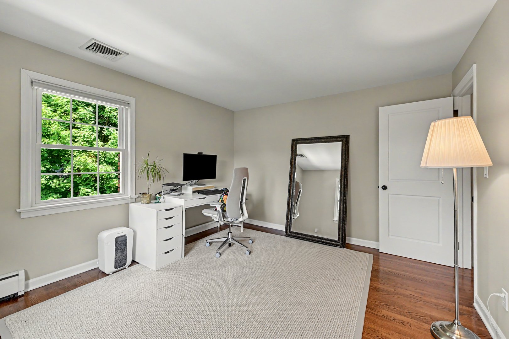 99 William Street Photo 26