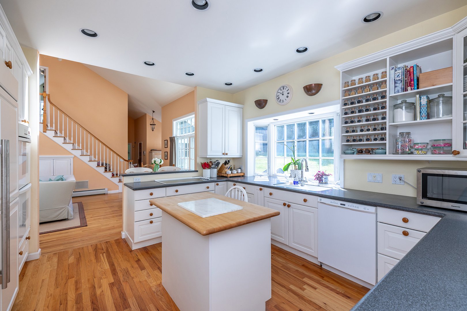 37 Woodruff Lane Photo 7