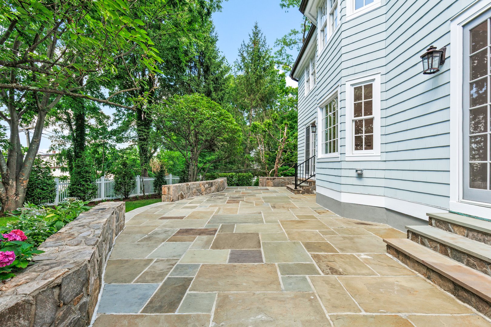 21 Loder Street Photo 35