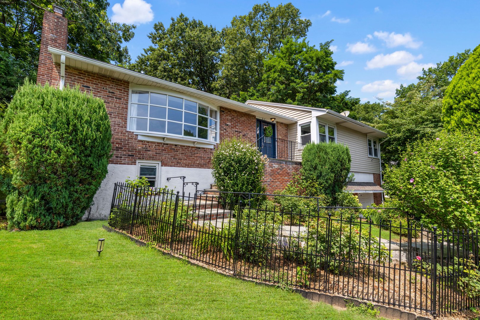 31 Claudet Way Photo 1