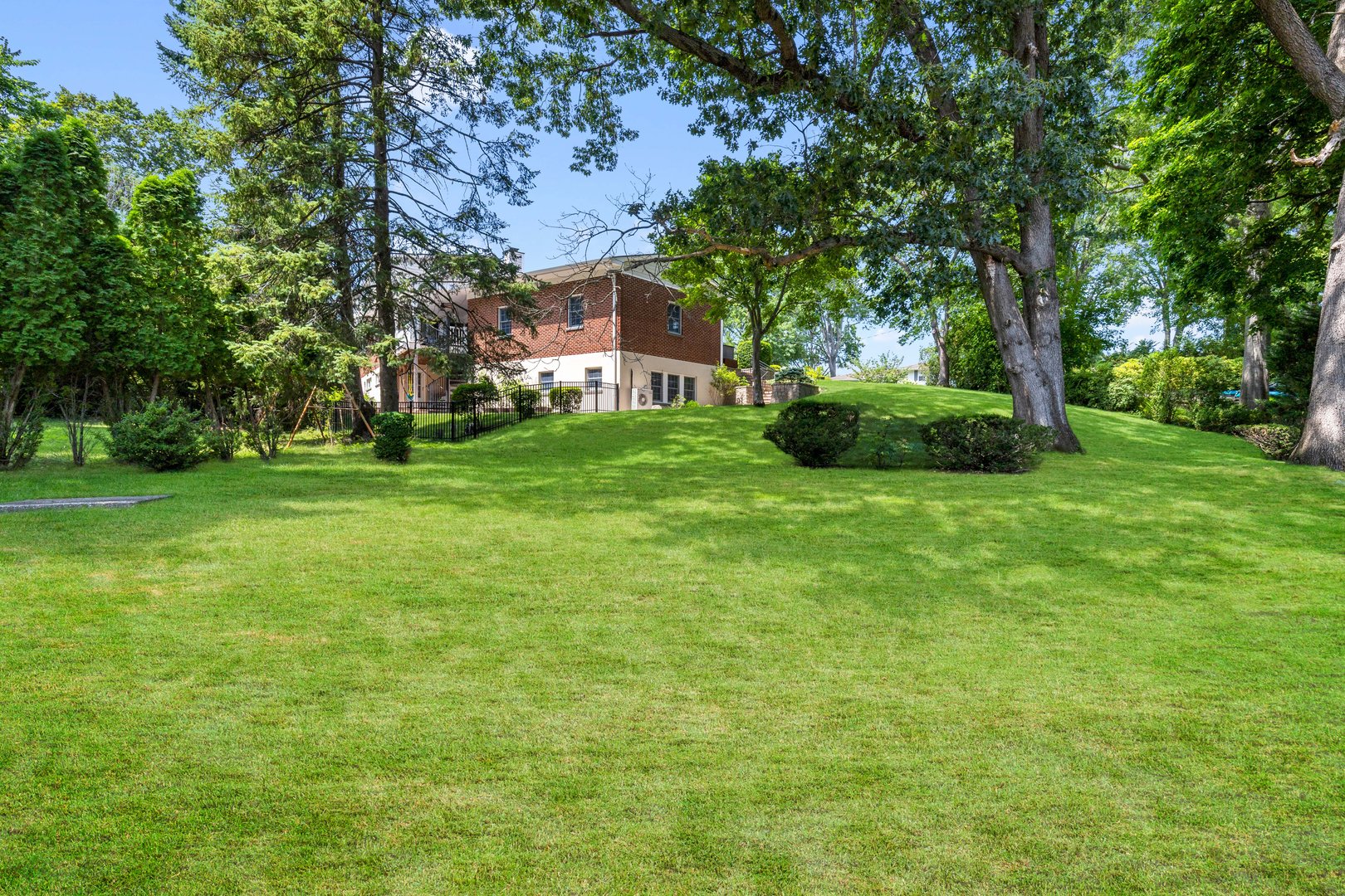 31 Claudet Way Photo 24