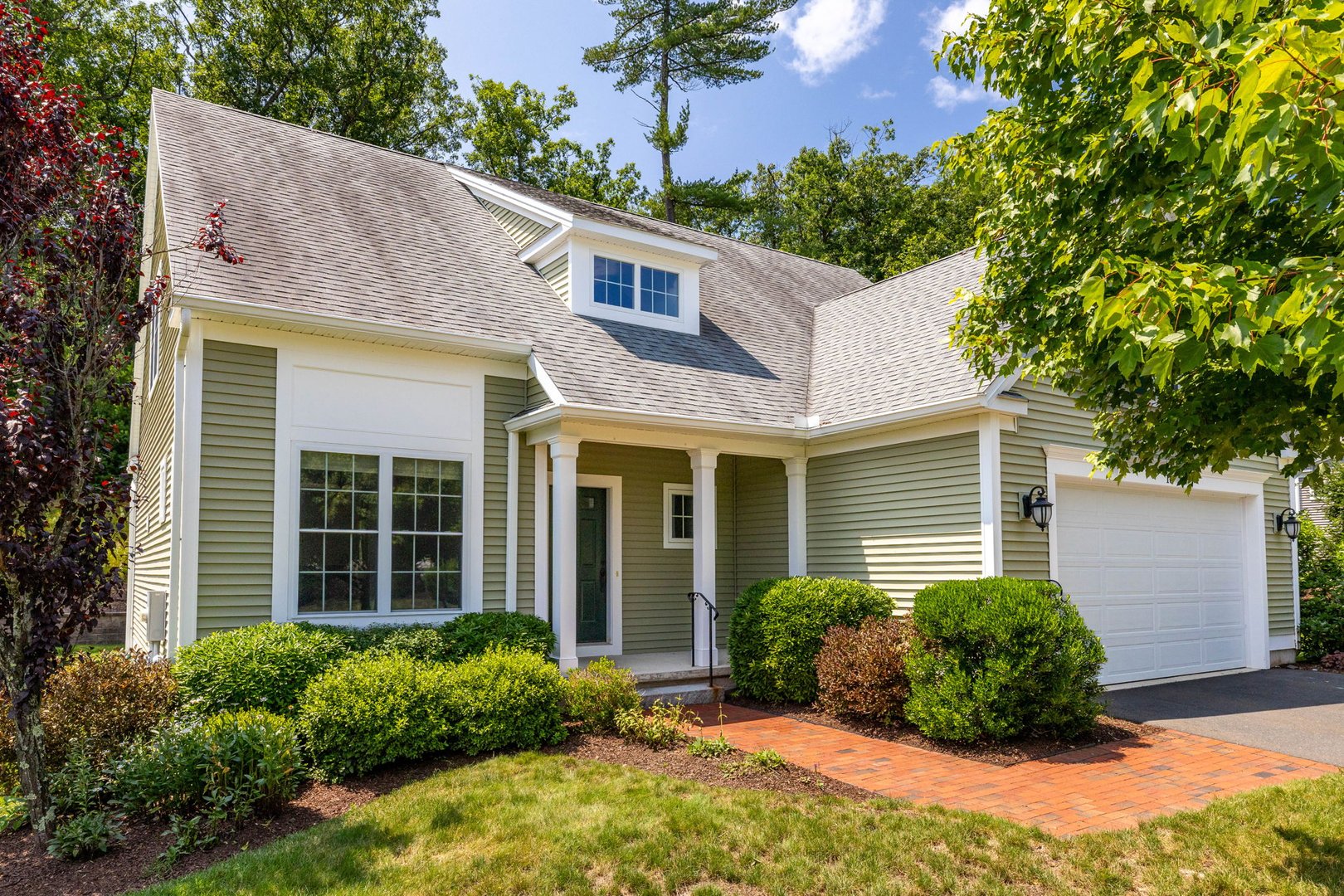 16 Carson Way Photo 1