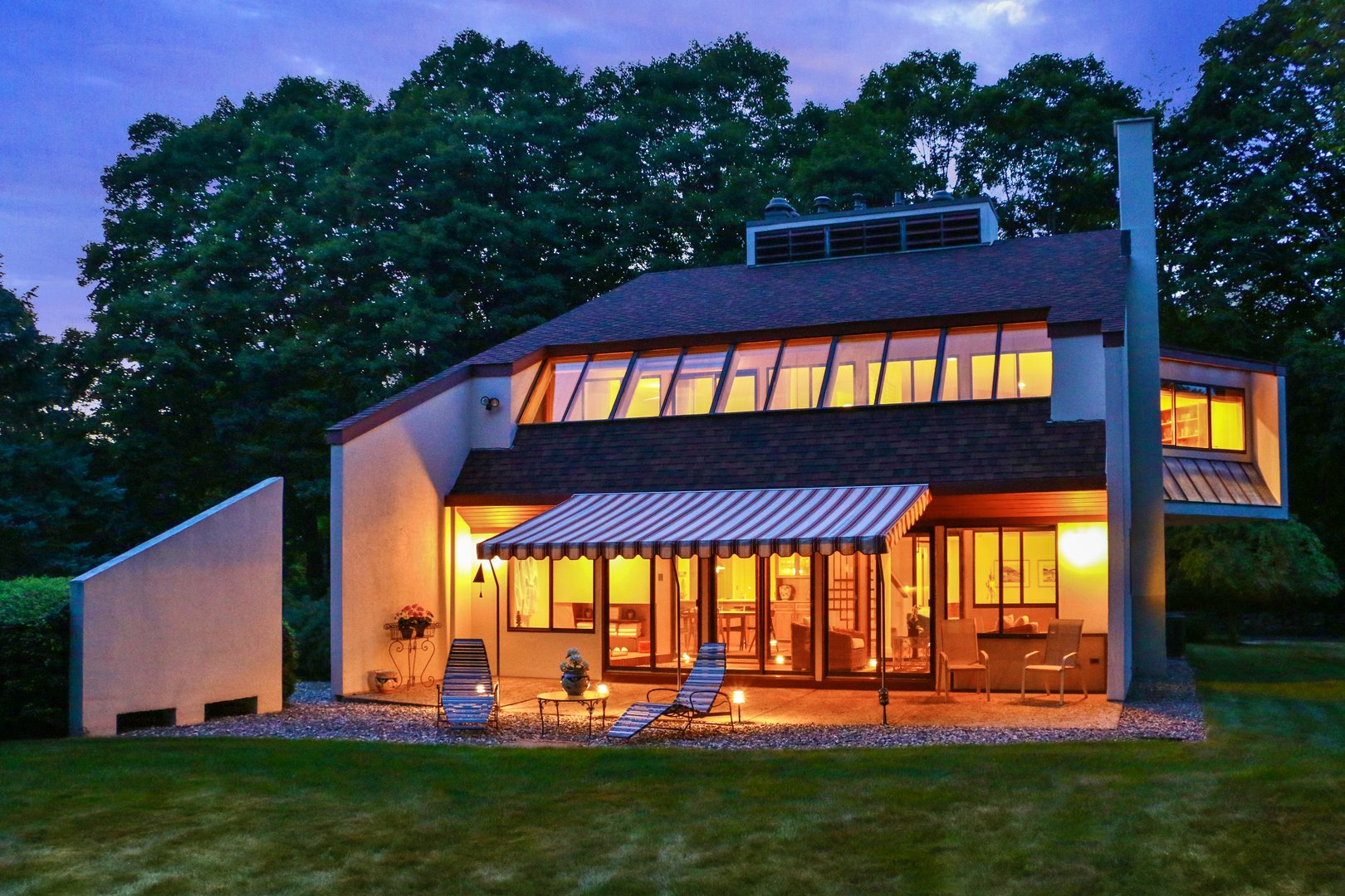 962 Silvermine Photo 1