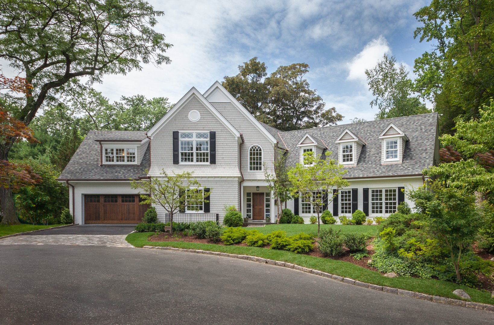 2 Crown Circle Photo 1