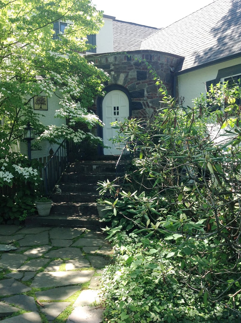 533 Walton Avenue Photo 1