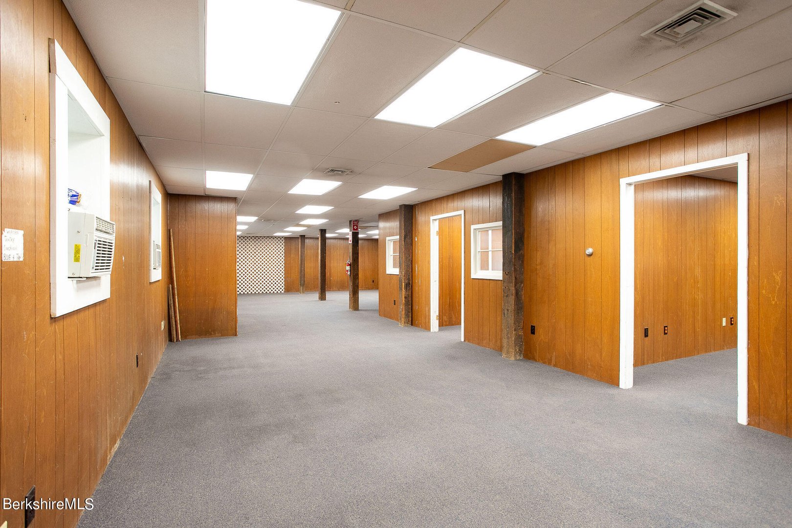 395 N Park St Photo 21