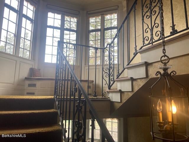 390 Tamaridge Rd Photo 6