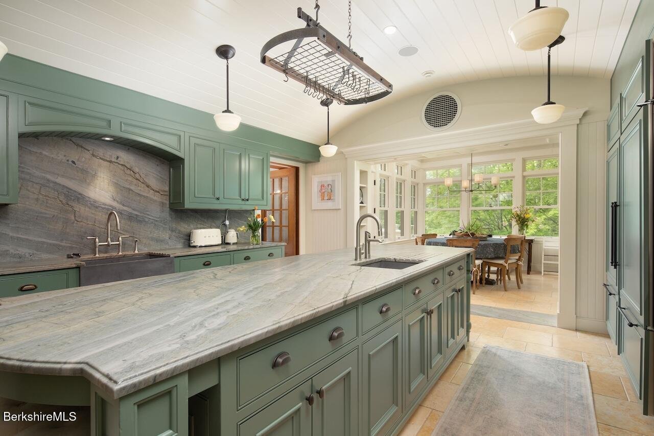 Alford Single Family Photo 22