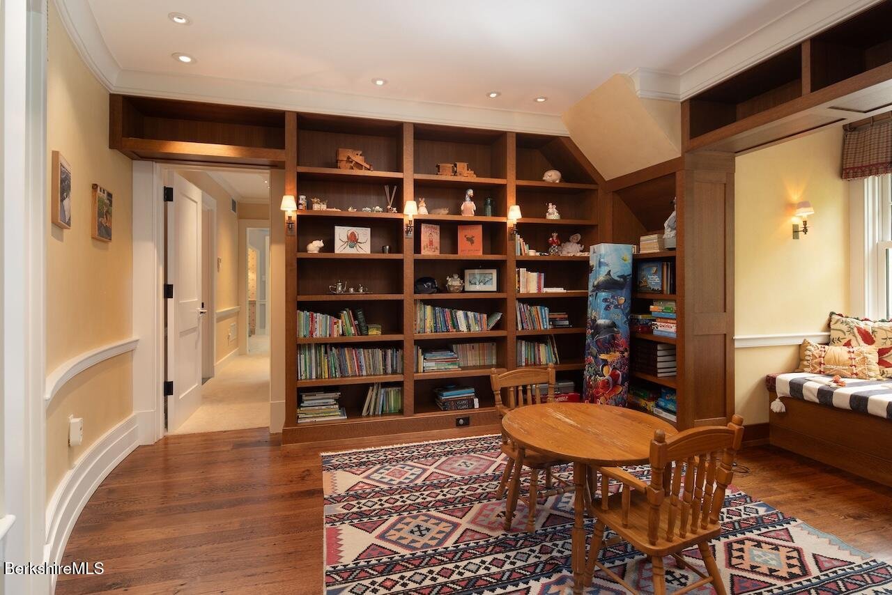 Alford Single Family Photo 38