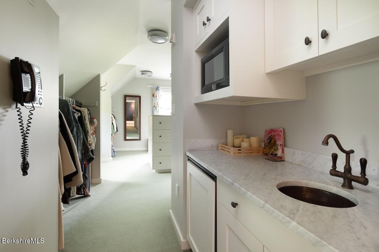 Alford Single Family Photo 35