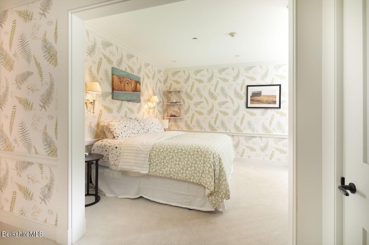 Alford Single Family Photo 36