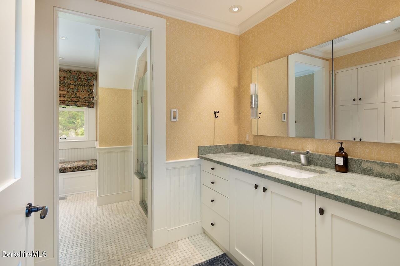 Alford Single Family Photo 34