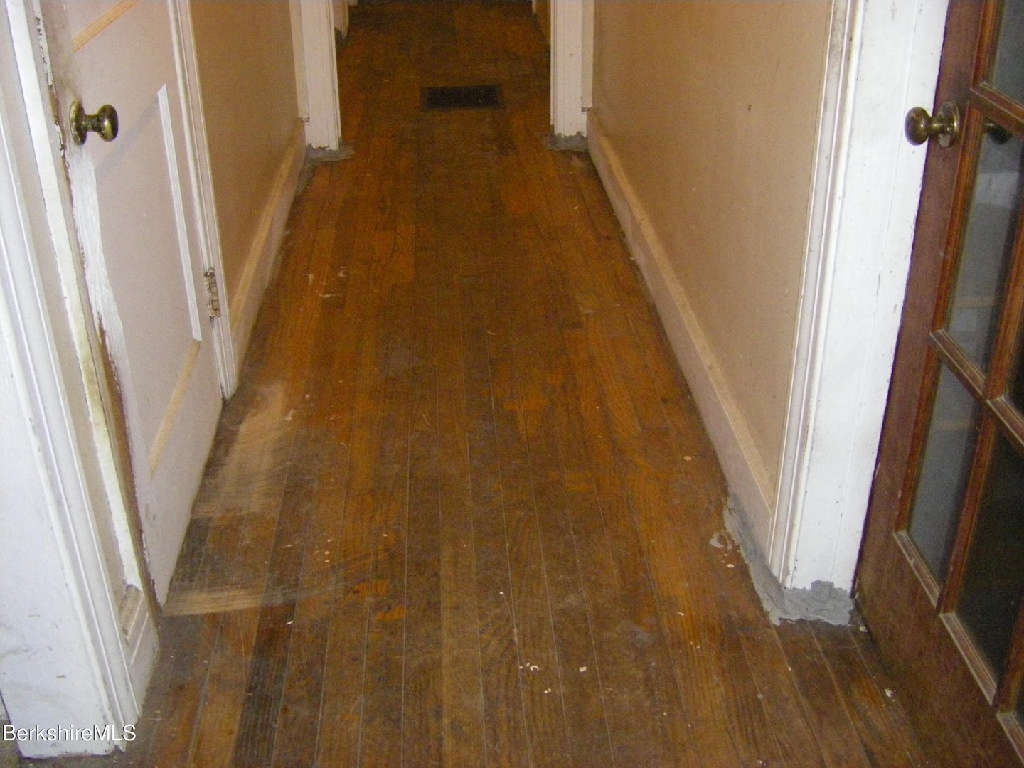 70 Mohawk Trail Photo 5