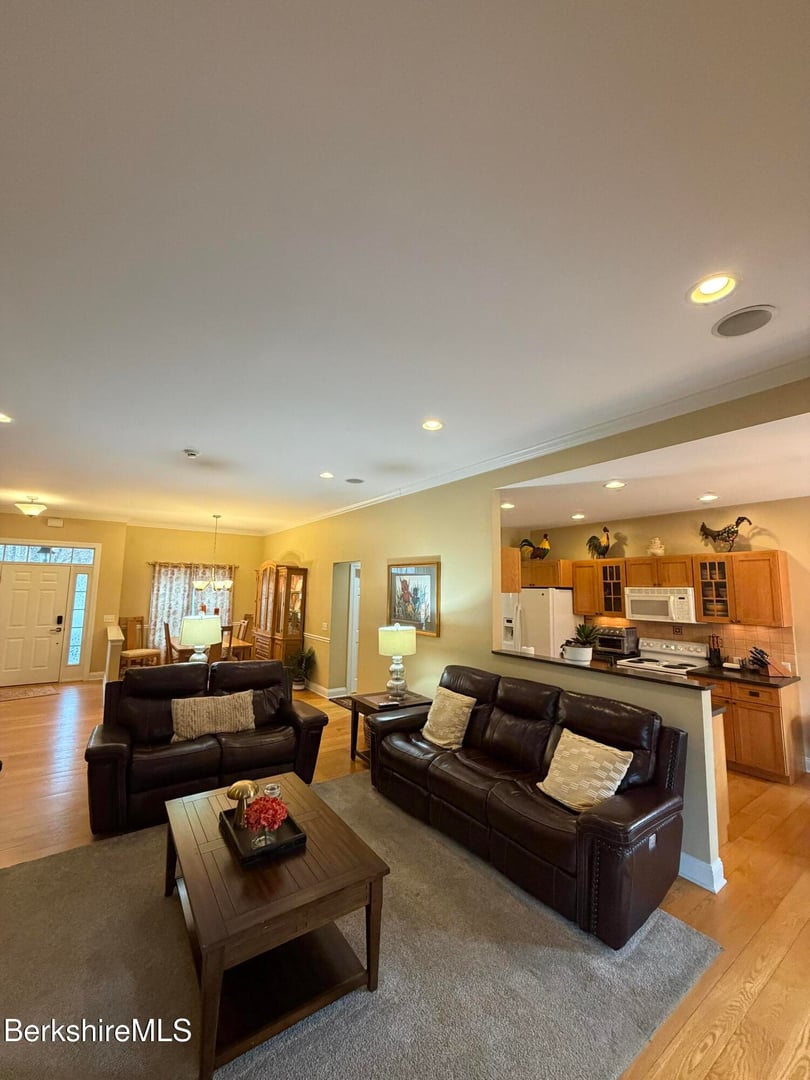 185 Pine Cone Ln Photo 4