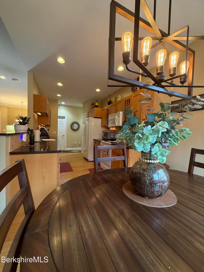 185 Pine Cone Ln Photo 9