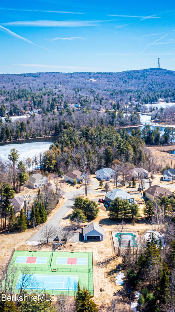 185 Pine Cone Ln Photo 3