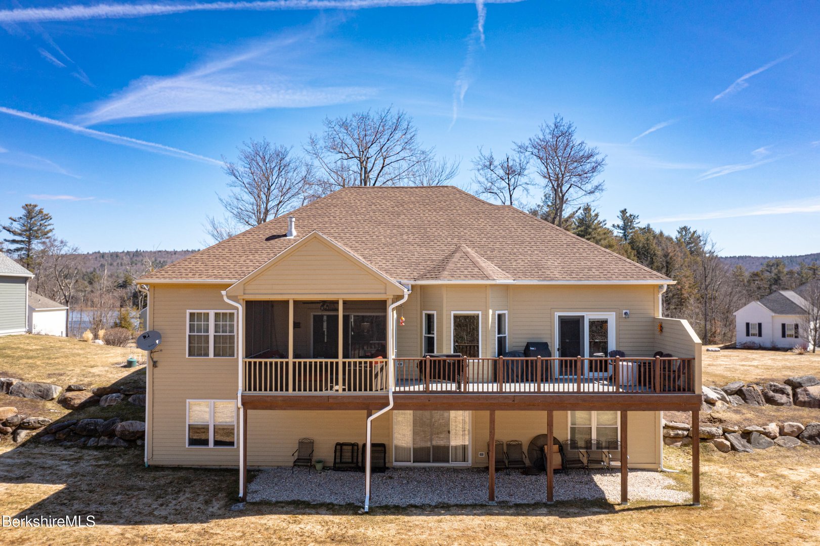 185 Pine Cone Ln Photo 2