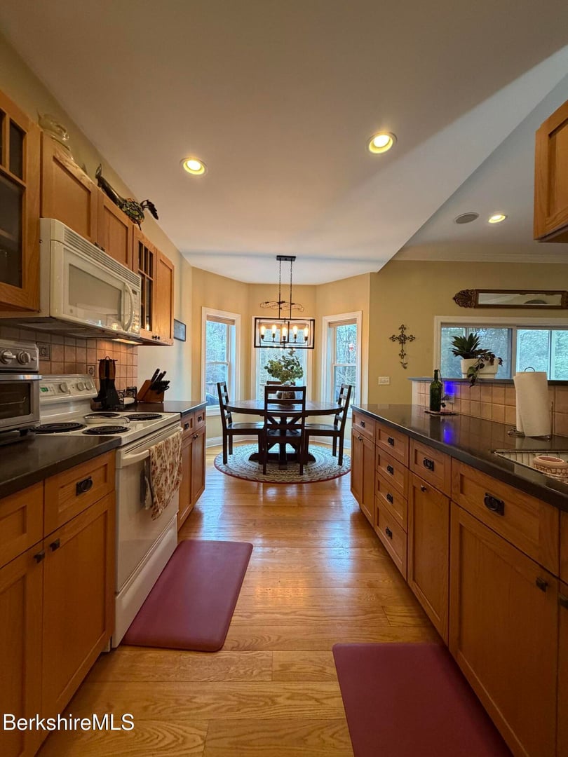 185 Pine Cone Ln Photo 7