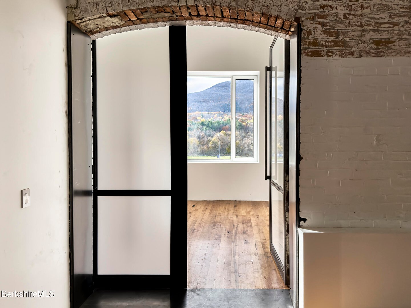 520 State Rd  #402 Photo 1