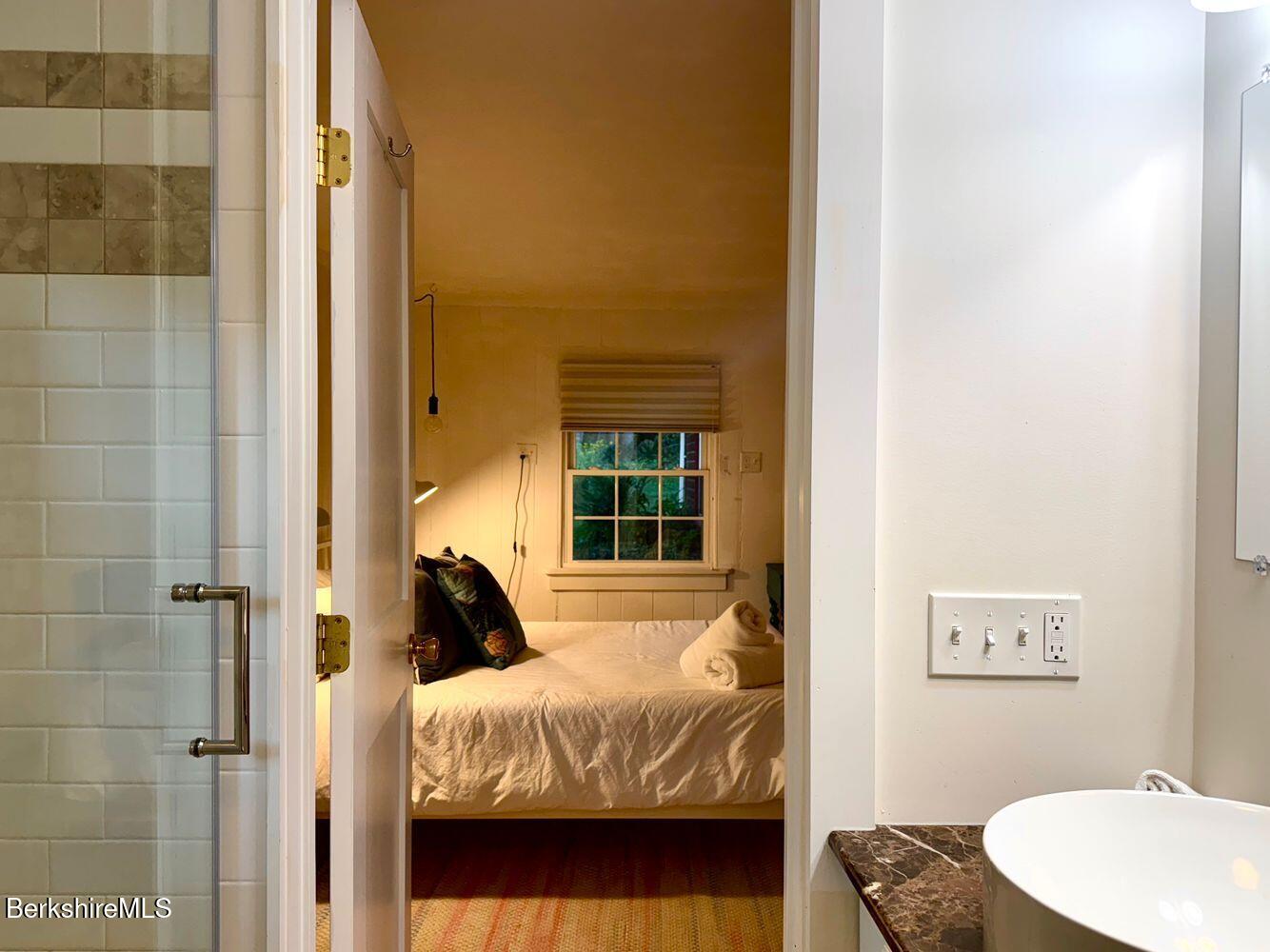 651 Hayes Hill Rd Photo 53