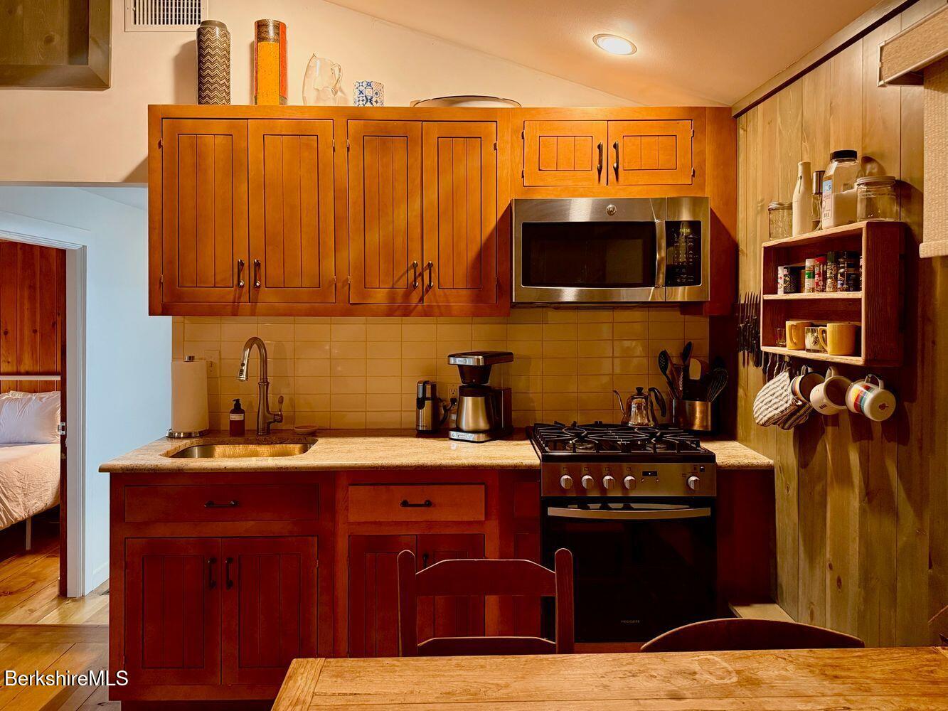 651 Hayes Hill Rd Photo 49