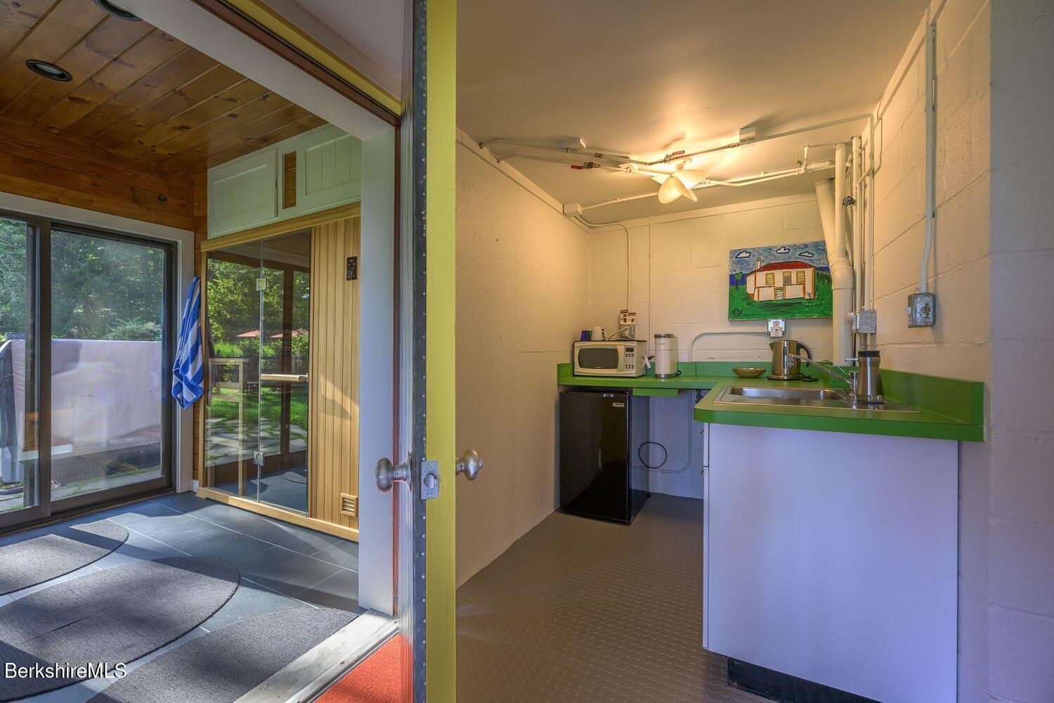 651 Hayes Hill Rd Photo 38