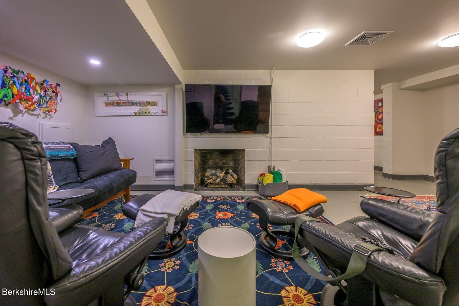 651 Hayes Hill Rd Photo 34