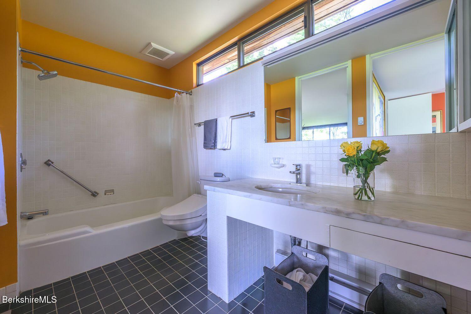 651 Hayes Hill Rd Photo 33