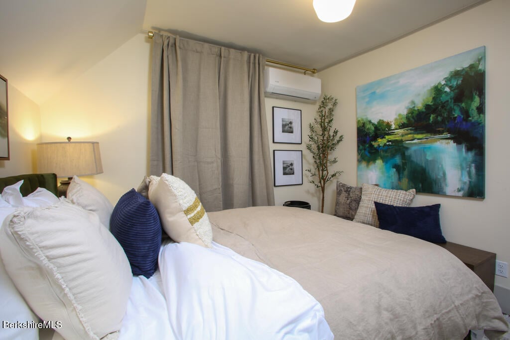 44 Main St  #3 Photo 8