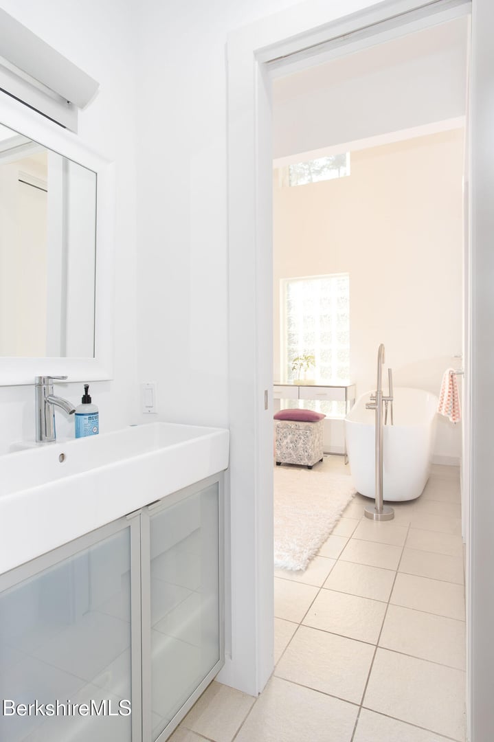 324 Park St Photo 20