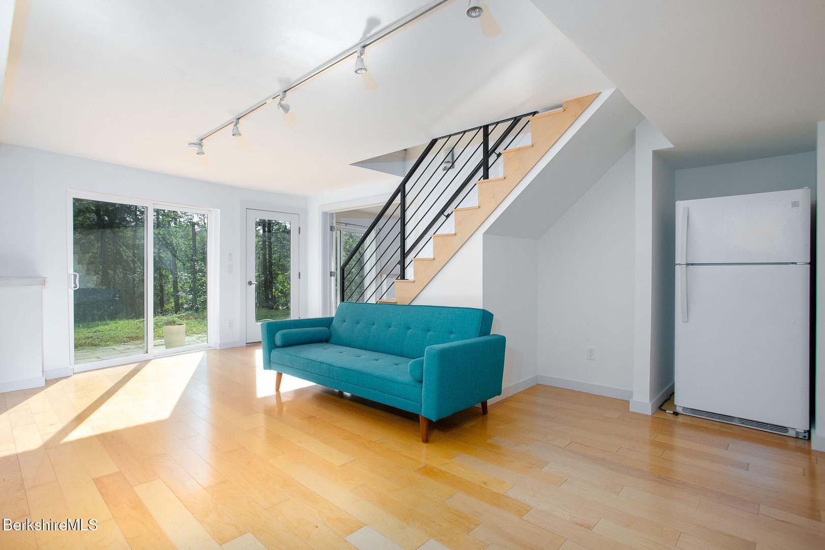 324 Park St Photo 25