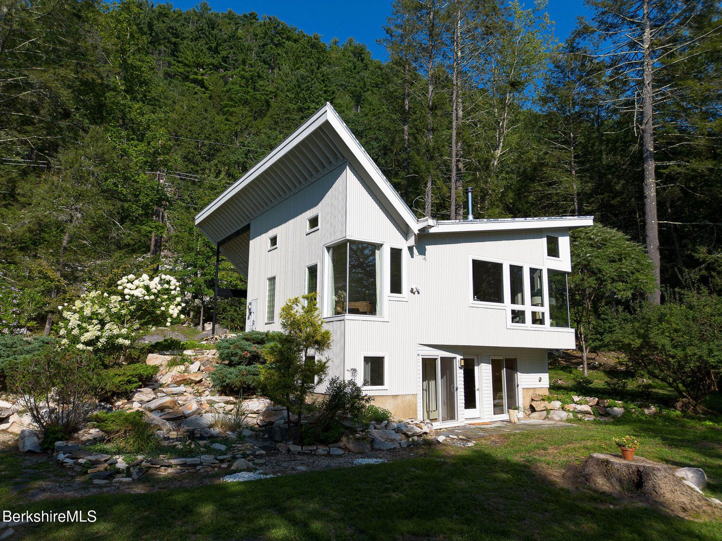 324 Park St Photo 36