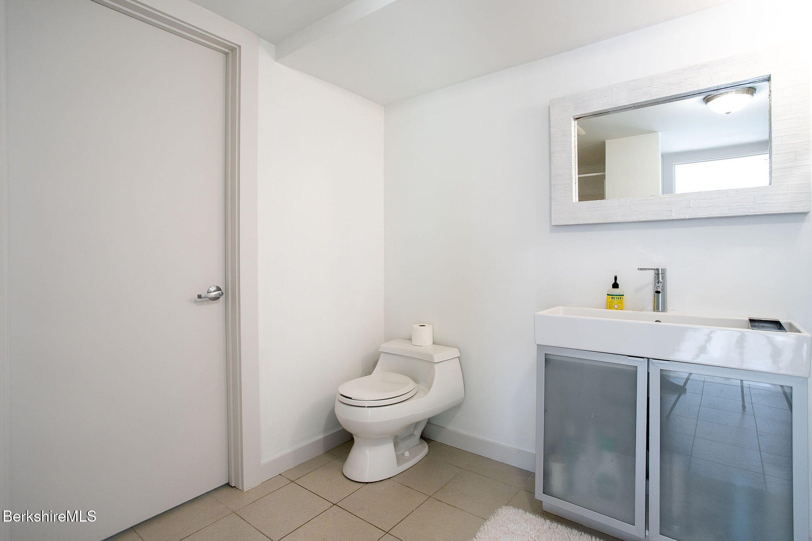 324 Park St Photo 33