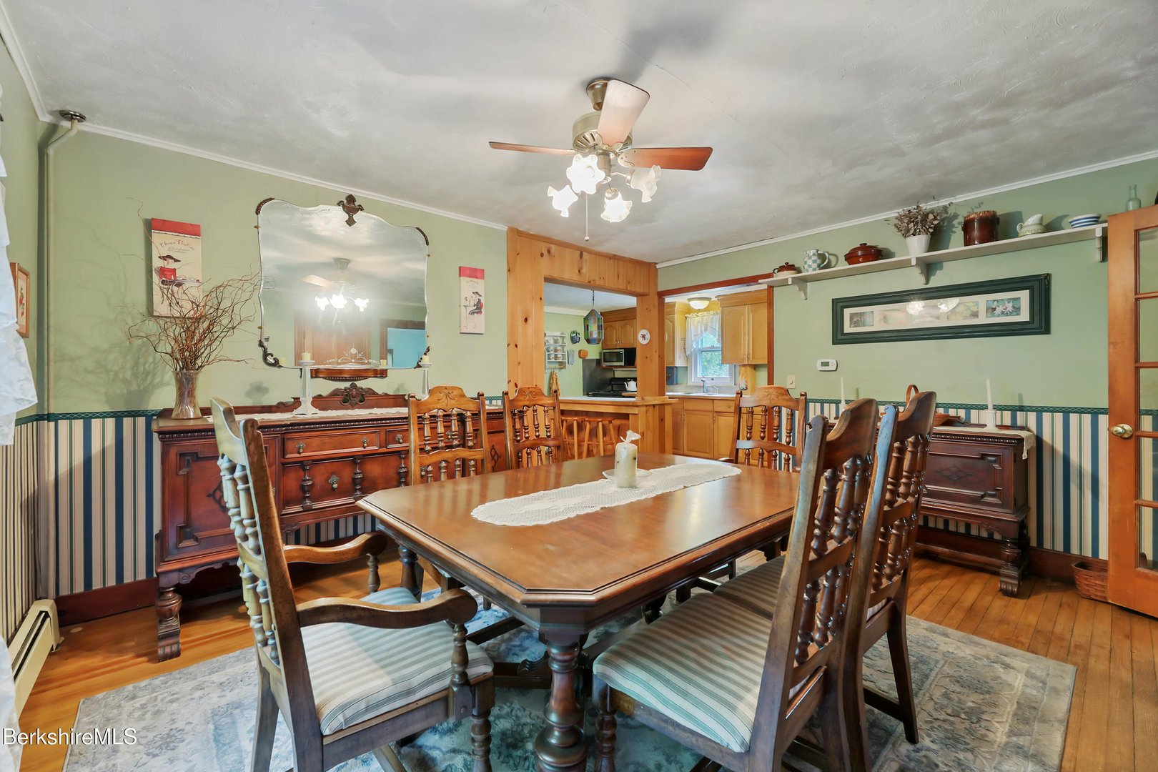 212 Highland St Photo 10