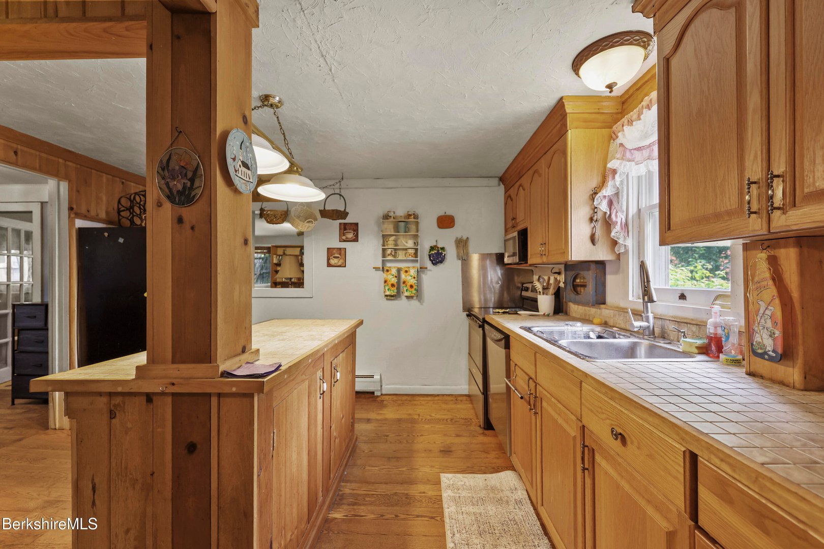 212 Highland St Photo 12