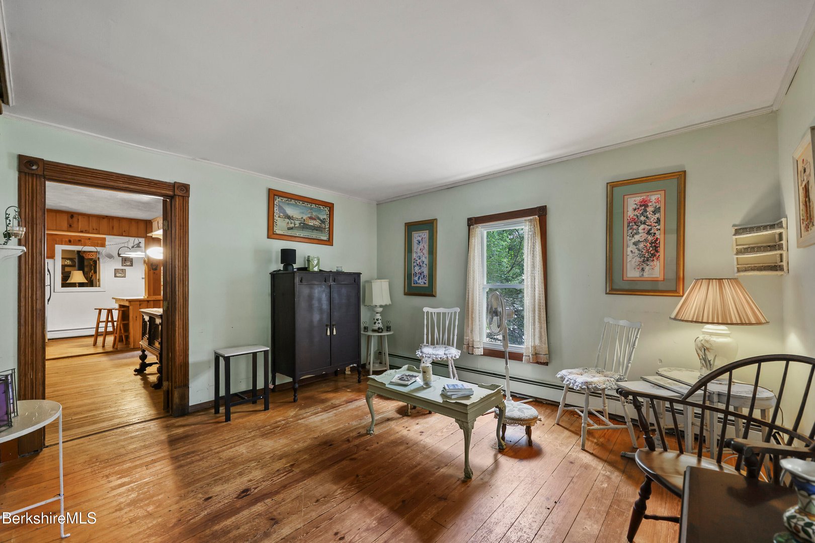 212 Highland St Photo 5