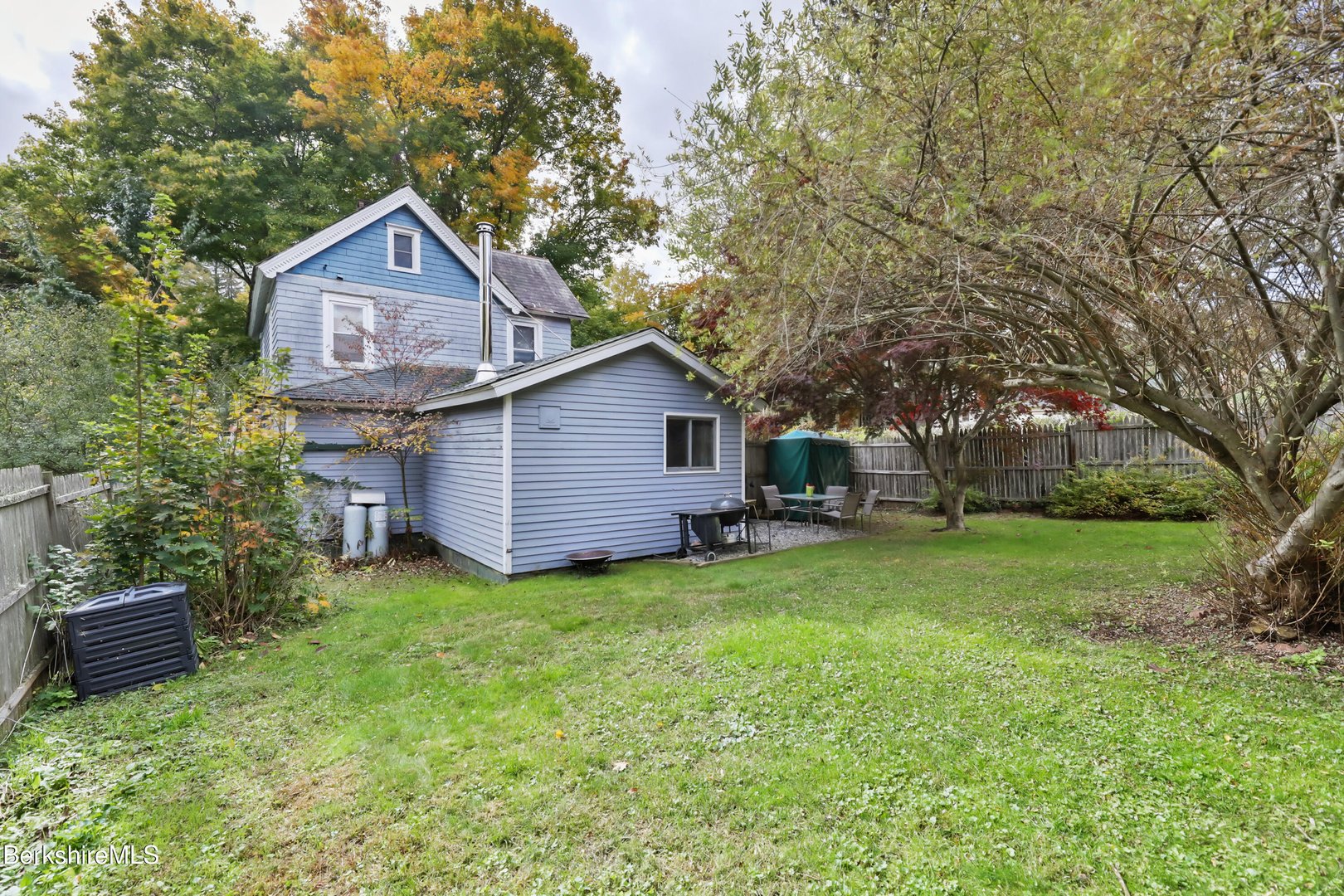 212 Highland St Photo 36