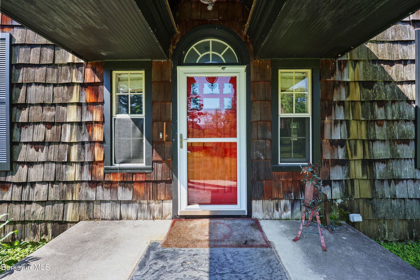 153 Gale Rd Photo 3