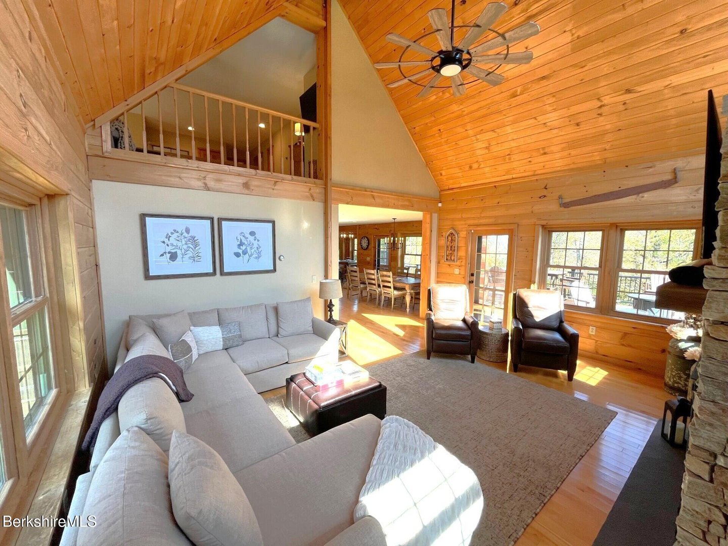 1020 Cascade St Photo 24