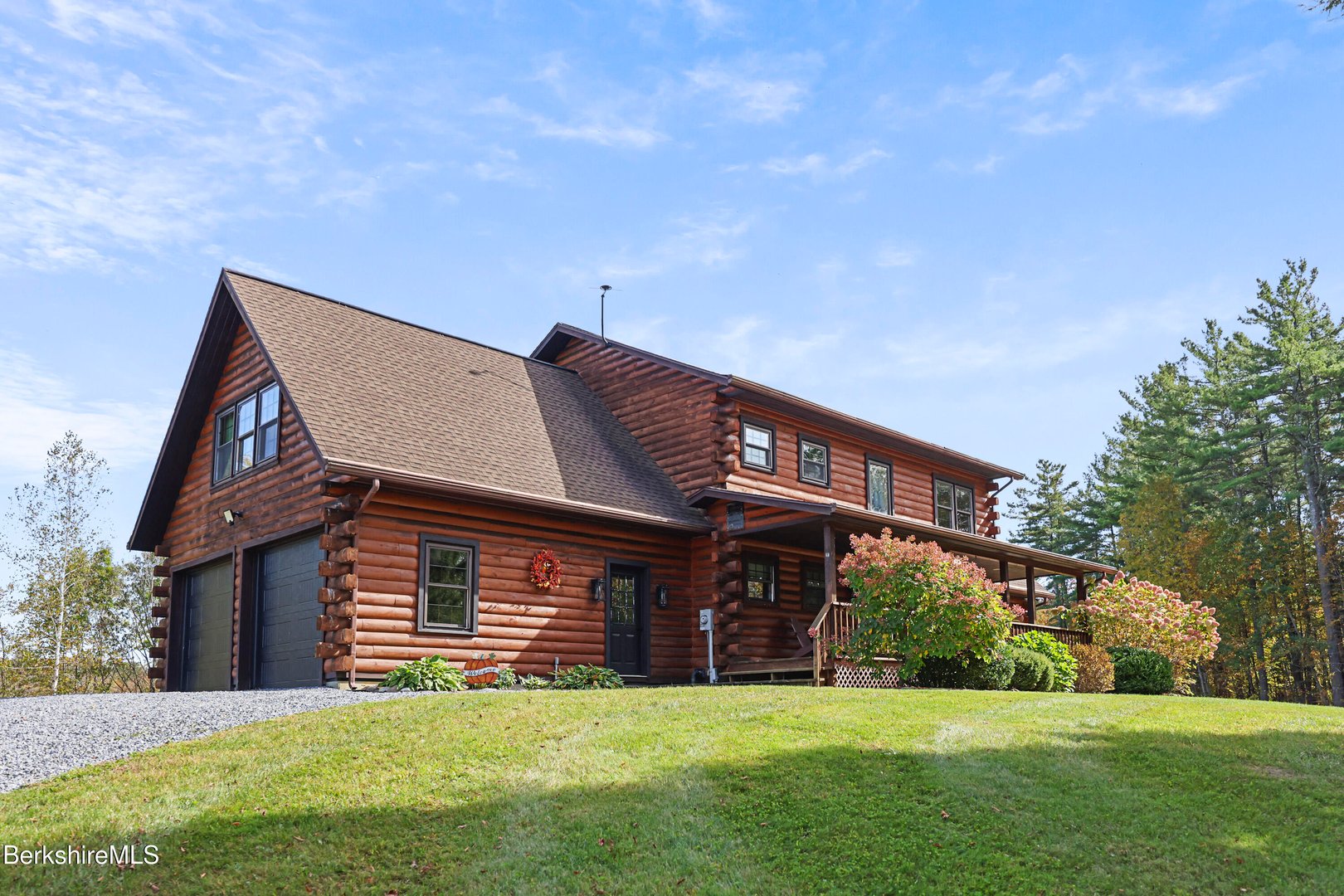 1020 Cascade St Photo 3