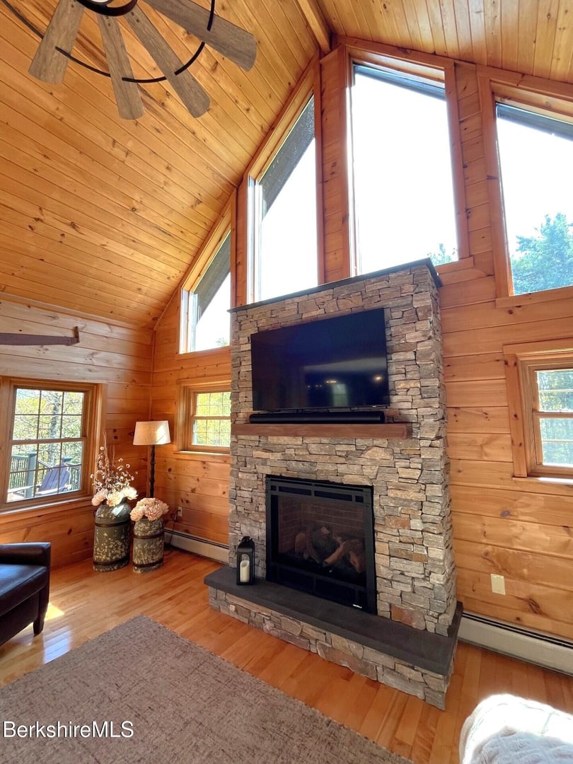 1020 Cascade St Photo 26