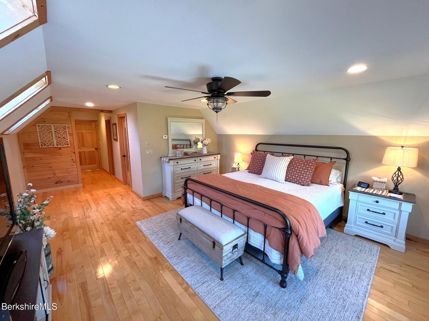 1020 Cascade St Photo 35