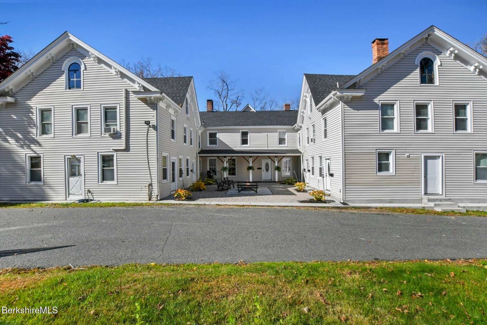 45 Forest St Photo 11