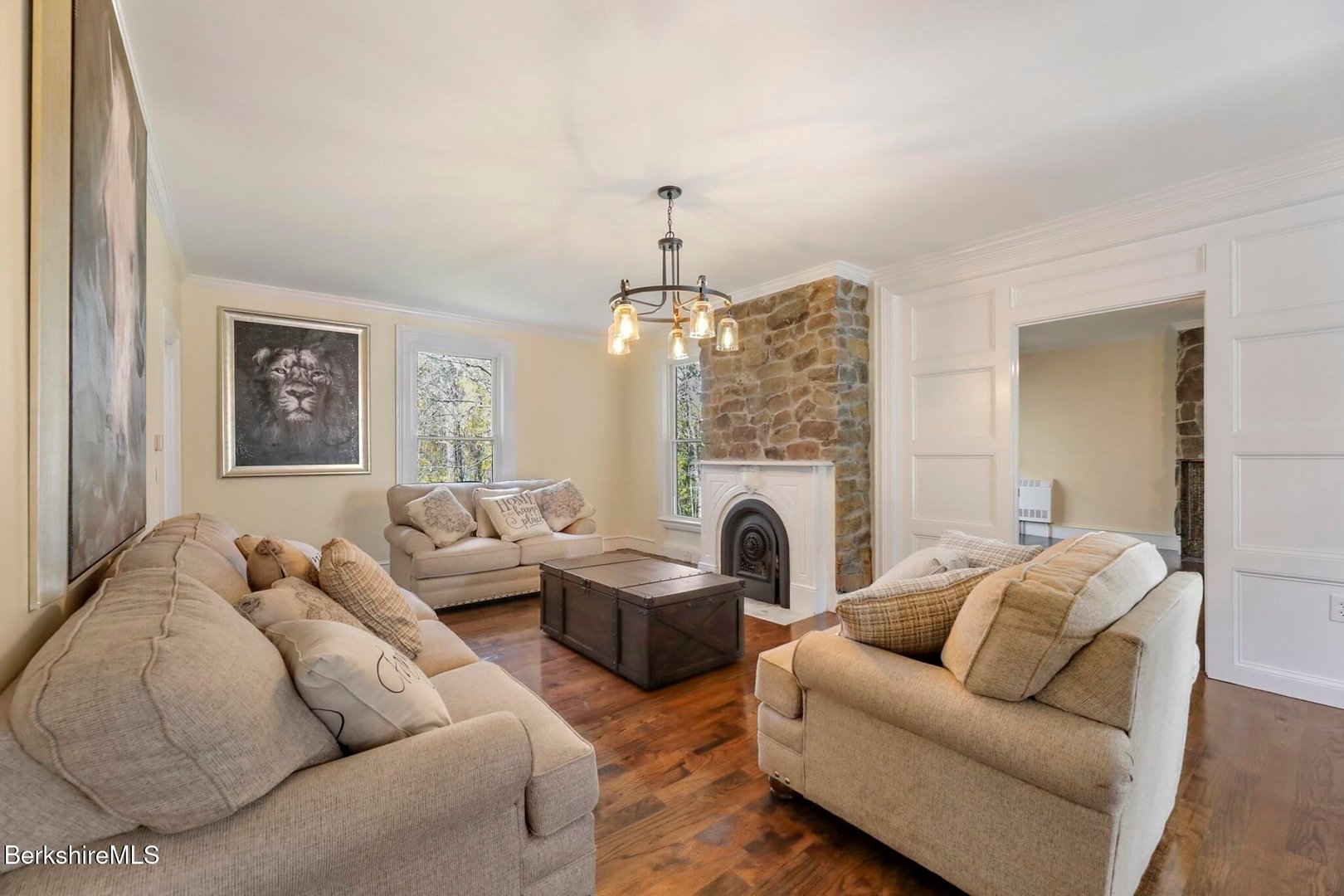 45 Forest St Photo 17