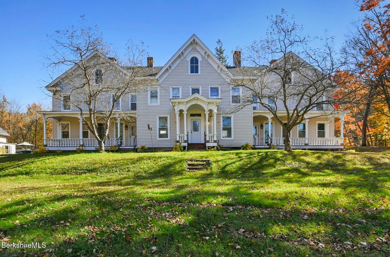 45 Forest St Photo 3